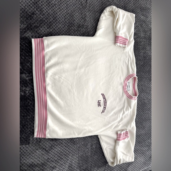 QUINTESSENTIAL LOVE VARSITY CREWNECK
SIZE L - Picture 1 of 2